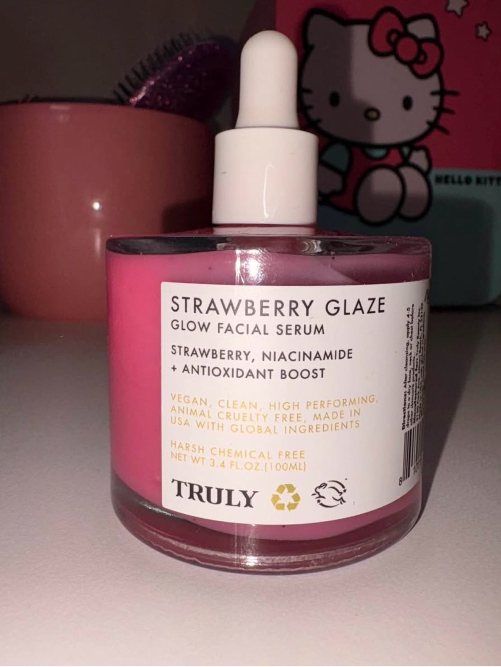 TRULY Strawberry Glaze Glow Facial Serum — Pink